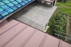 春日井市にて行った雨漏り修理（瓦屋根から横段ルーフへの葺き替え工事）