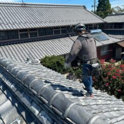 春日井市にて行った屋根補修工事の様子