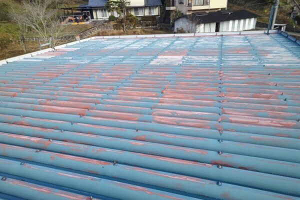 春日井市にて塗装工事〈折半屋根の塗装メンテナンス〉の施工前写真