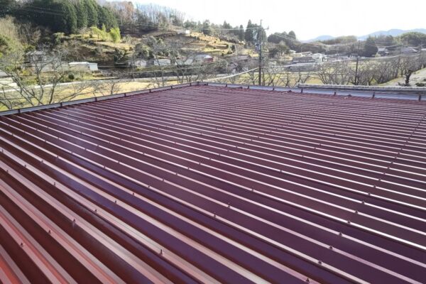 春日井市にて塗装工事〈折半屋根の塗装メンテナンス〉の施工後写真
